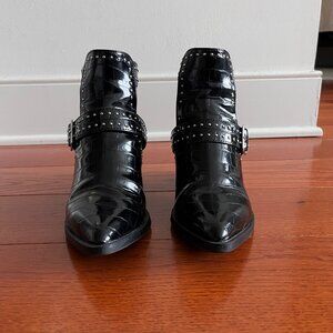 Steve Madden Black Croc Embossed Studded Ankle Boots Moto Size 7 EUC